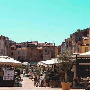https://ar-de-vie-villa-chaleureuse-en-provence.fr-provencehotel.com